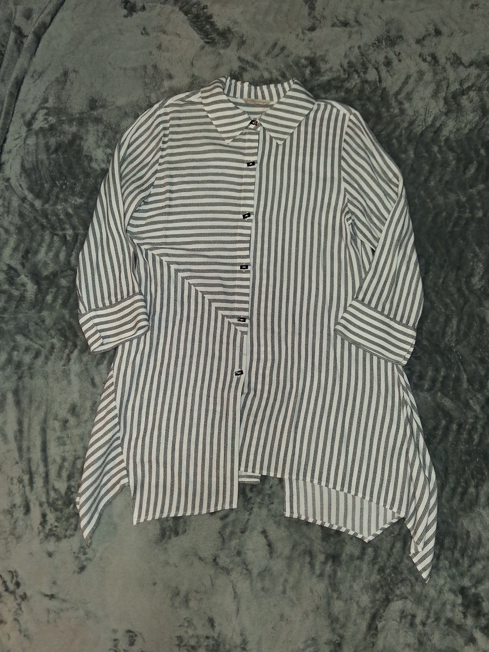 Soft Surroundings Size Large Striped Asymmetrical Button-Up Tunic - Gray & White